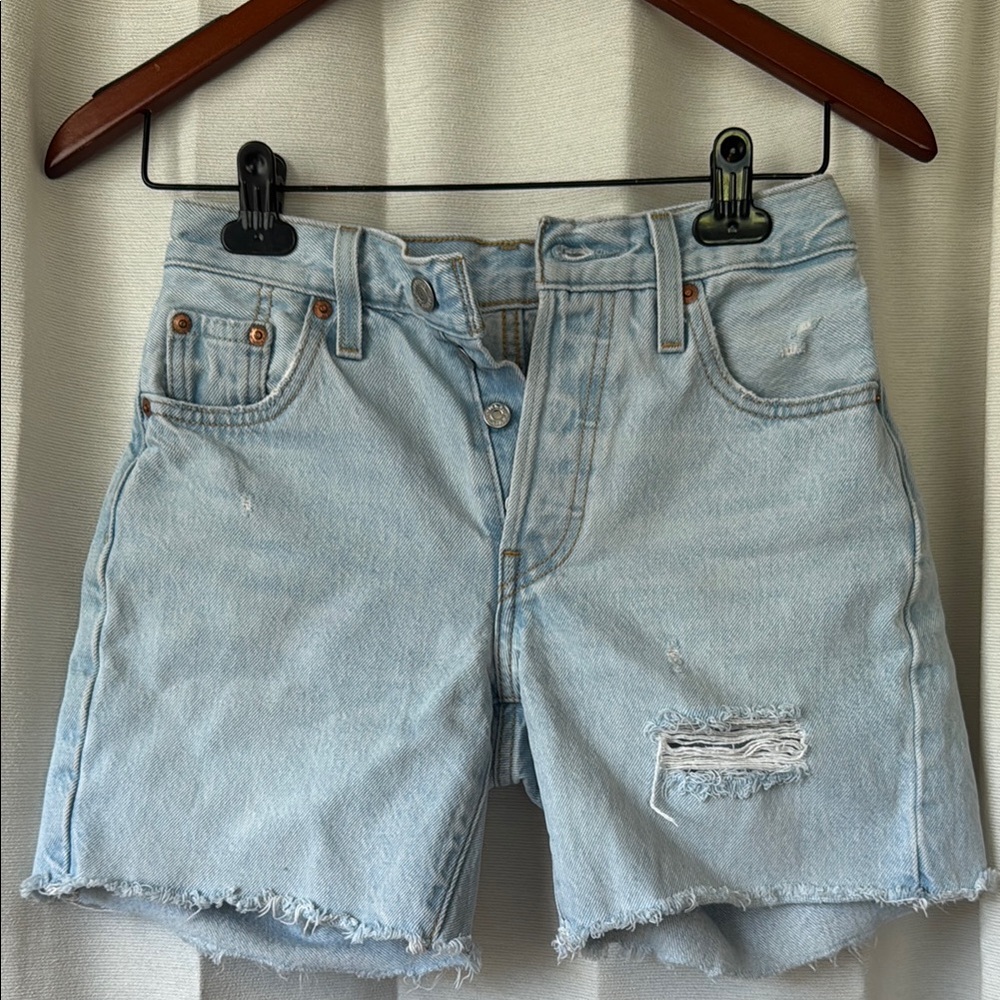 Levi's 501 Mid Thigh Short